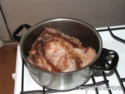 Prajire carne pentru pulpa de berbec, inabusita in vin.