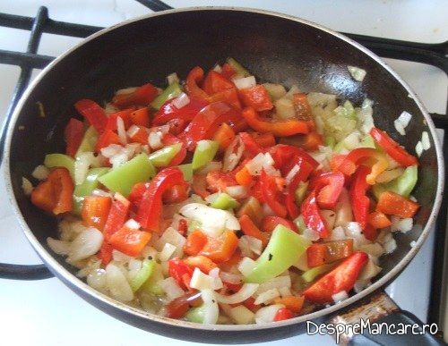 Calire legume in ulei de masline, pentru vinete impanate cu legume, la cuptor.