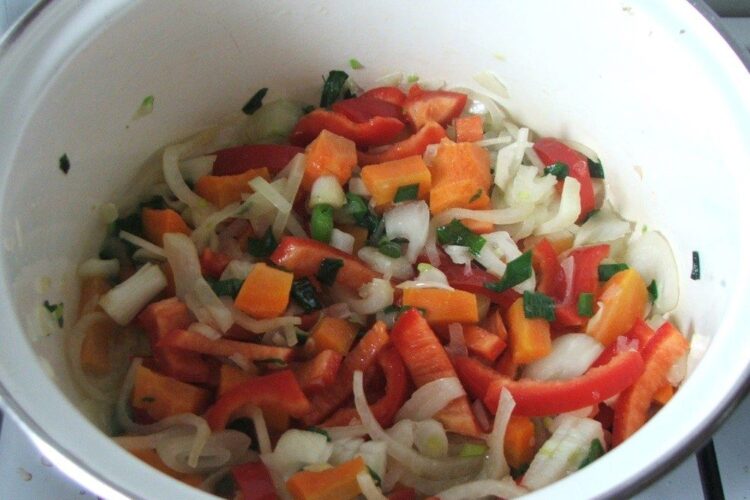 Calire legume proaspete in untura de pasare.