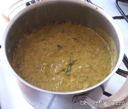 Supa crema de legume si ciuperci mixata dupa fierberea legumelor.