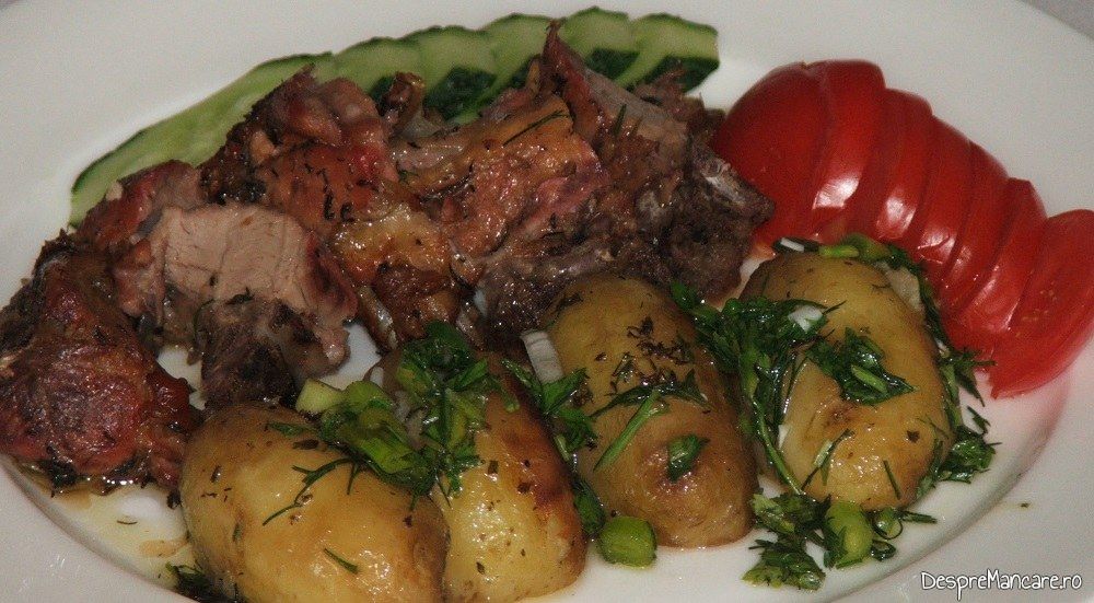 cotlet de miel la cuptor cu cartofi noi inabusiti 11