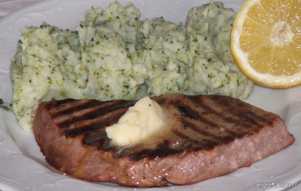 cotlet de ton rosu la gratar cu piure de brocoli 11
