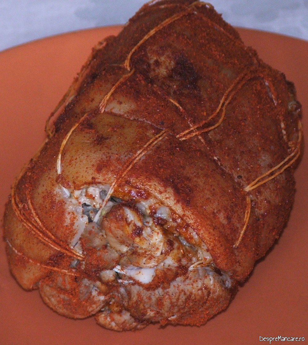 rulada din ciolan si gusa din capatana de porc fierte si date cu boia afumata 14
