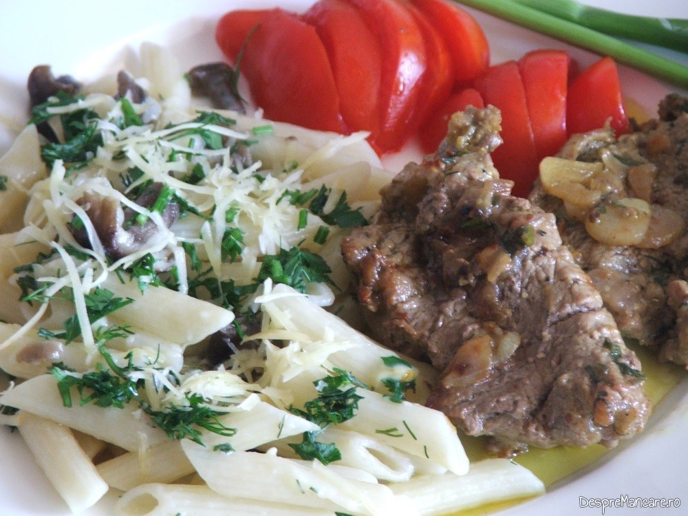 pulpa de vitel macerata la tigaie cu paste si ciuperci 13