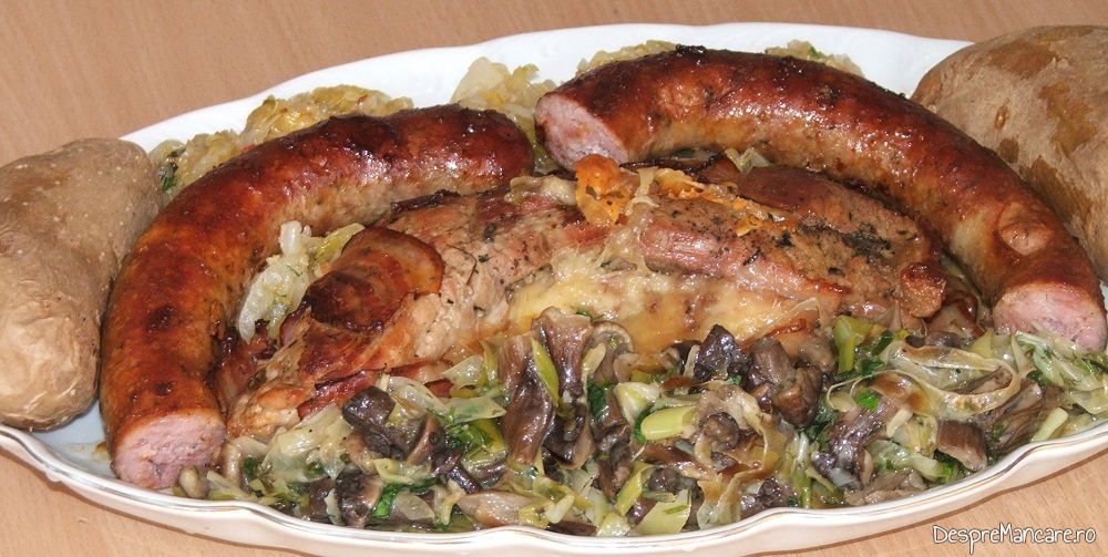 muschiulet de porc umplut cu mozarella invelit in bacon afumat cu carnat proaspat cartofi copti si garnitura de ghebe 20