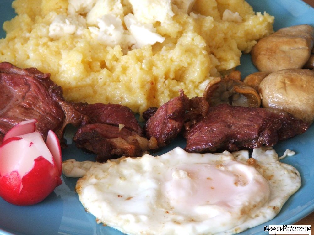 pastrama de oaie cu mamaliga si ou ochi 3