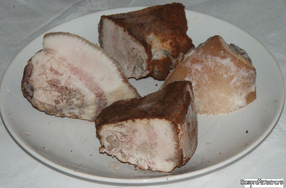 gusa de porc macerata in saramura slaba si apoi fiarta 8