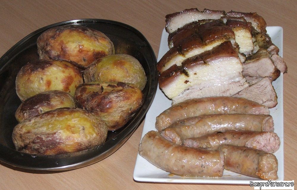 fleica de porc cu sorici la cuptor si carnati proaspeti la tigaie cu cartofi copti 12