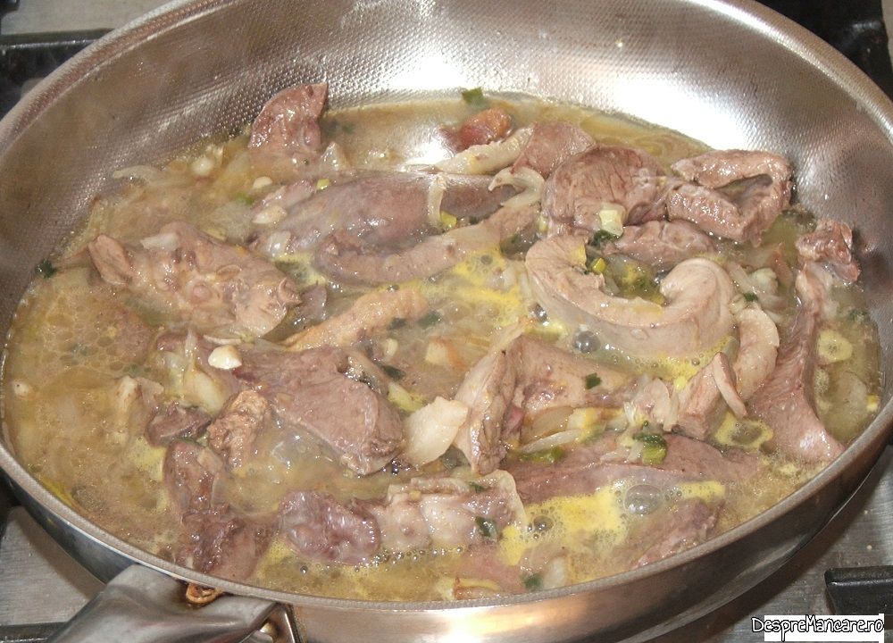 inima si rinichi de porc se inabuse in zeama de portocale in tigaie 2