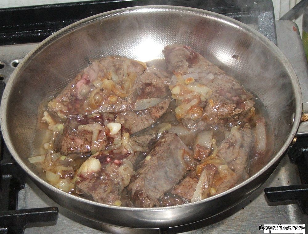 inima si rinichi de porc se inabuse in zeama de portocale in tigaie 6