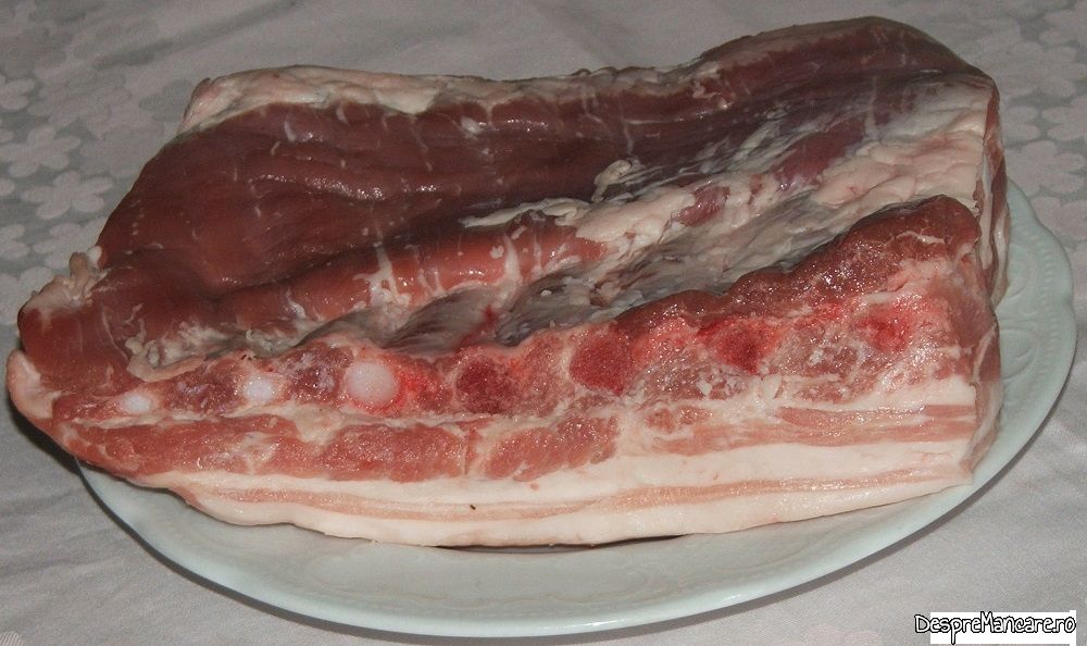 coaste de porc macerate in iaurt si coapte cu cartofi copti 1