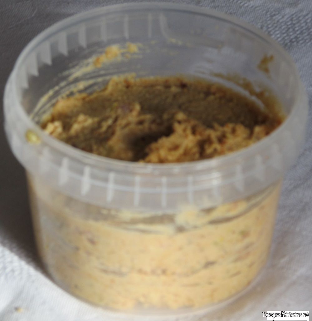 pasta tartinabila din jumari de porc cu ou fiert si castraveti murati (5)