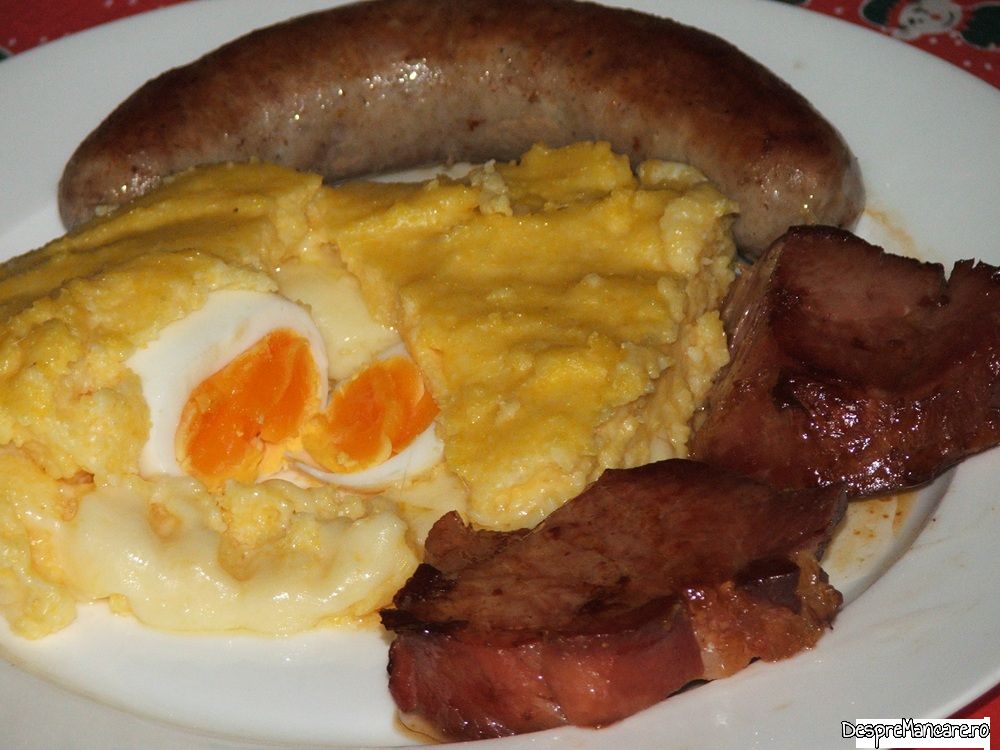 mamaliga boiereasca cu carne afumata si carnati proaspeti praznic de Craciun (15)