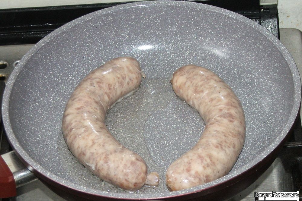 mamaliga boiereasca cu carne afumata si carnati proaspeti praznic de Craciun (5)