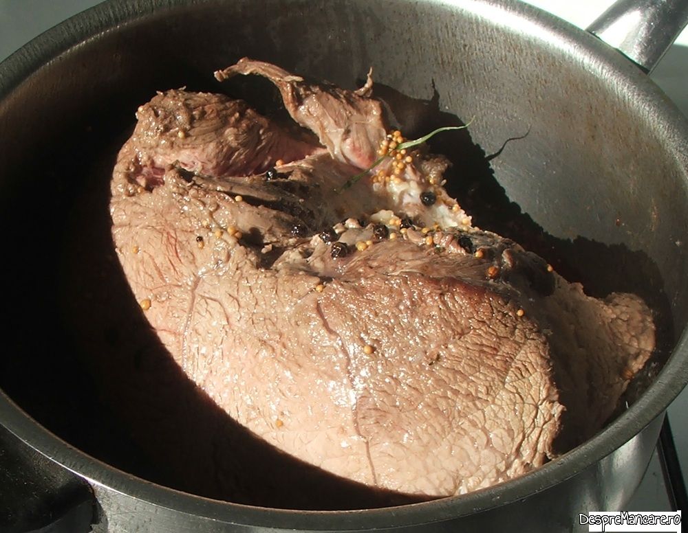 pulpa de vitel inabusita in vin cu legume si condimente (4) Copy