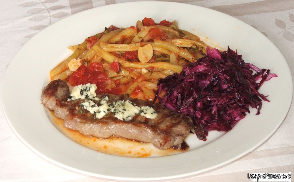pizdulice de scrofita la tigaia gril, cu branza cu mucegai si mancare de fasole teci (6)