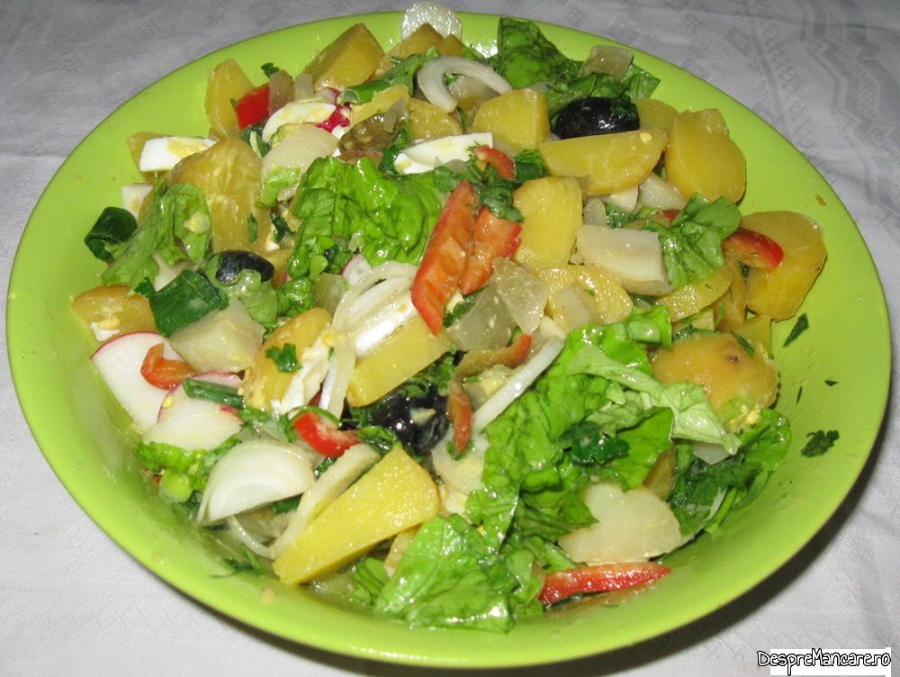salata verde cu cartofi si ou fiert Copy