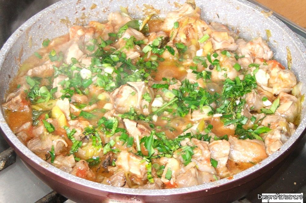 tocanita din coaste si pulpa de miel cu praz si suc de rosii (13)