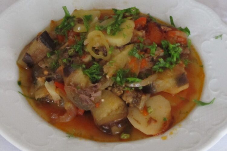 ghiveci de legume cu tocatura de carne si cascaval, in straturi (20)