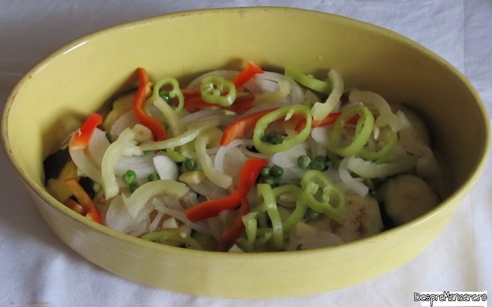 ghiveci de legume cu tocatura de carne si cascaval, in straturi (7)