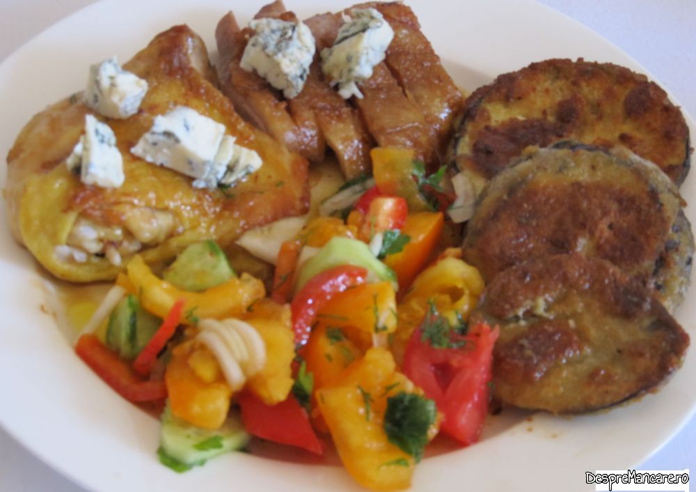 piept de rata si pulpe superioare de pui cu gorgonzola la tigaia gril (10)