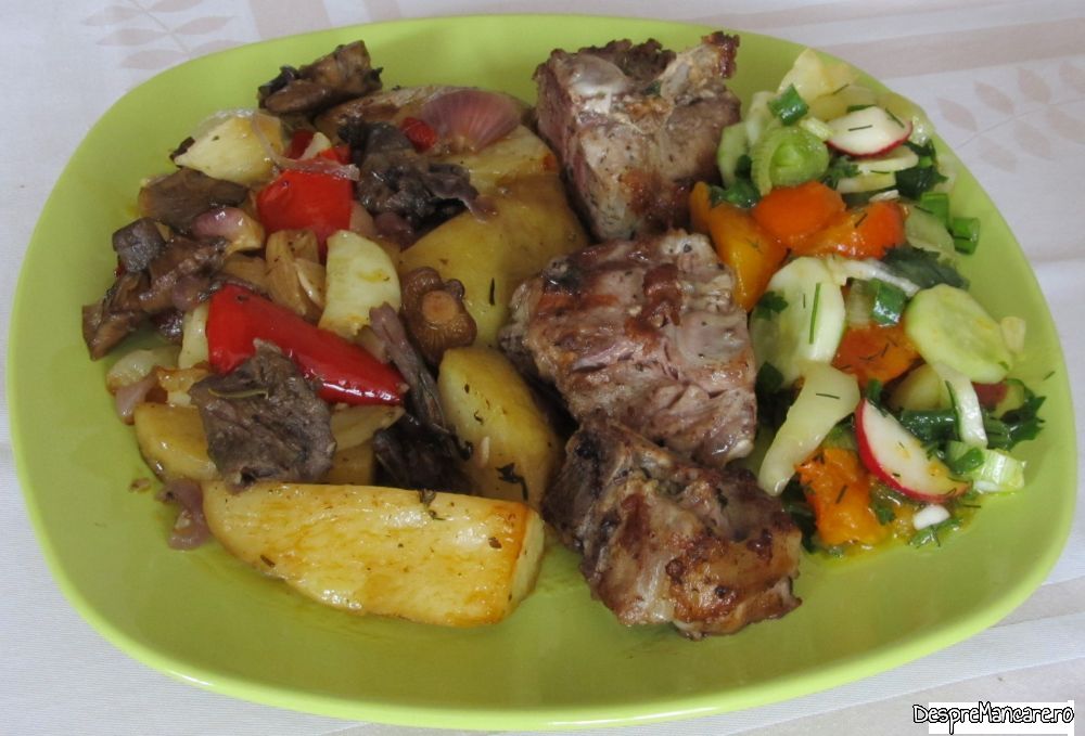 cotlete de miel la tigaia gril cu cartofi la cuptor (8)