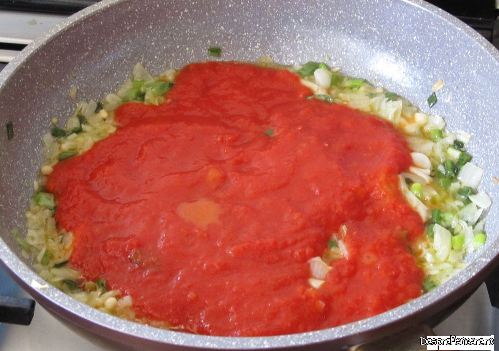 paste in sos de rosii cu ciuperci japoneze enoki (7)