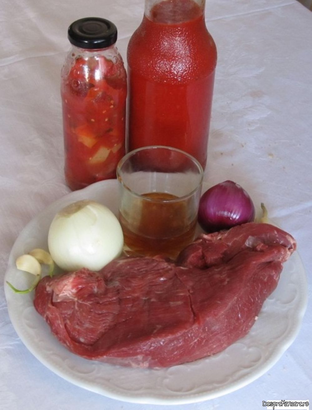 pulpa de vitel inabusita in suc de rosii cu spaghete (1)