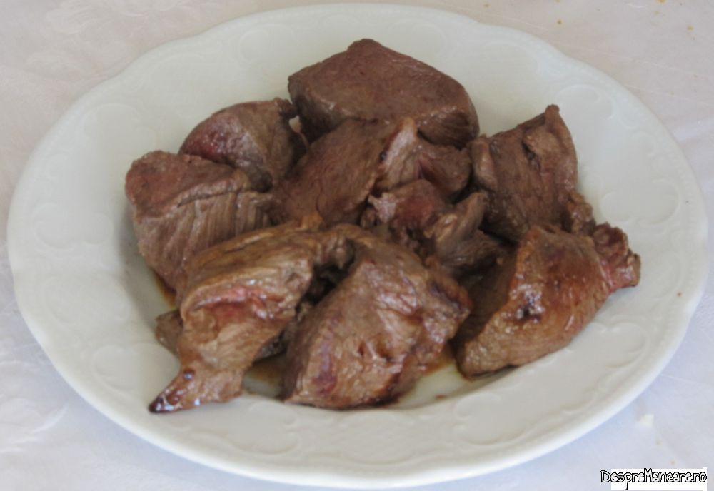 pulpa de vitel inabusita in suc de rosii cu spaghete (5)