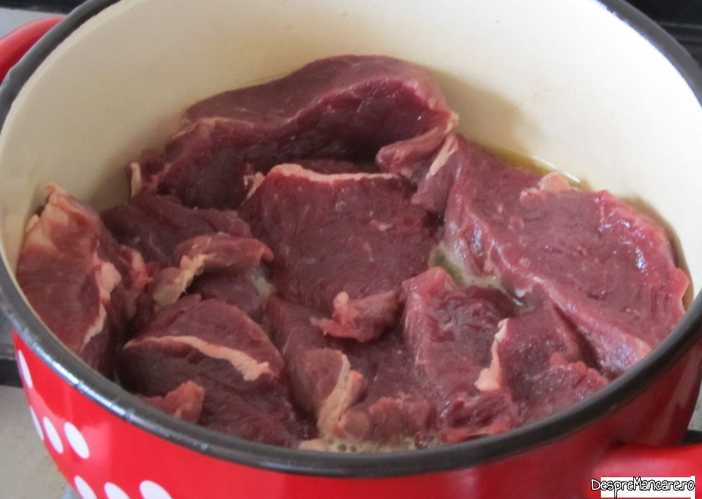 tocana cu ardei copt din pulpa de vitel (1)