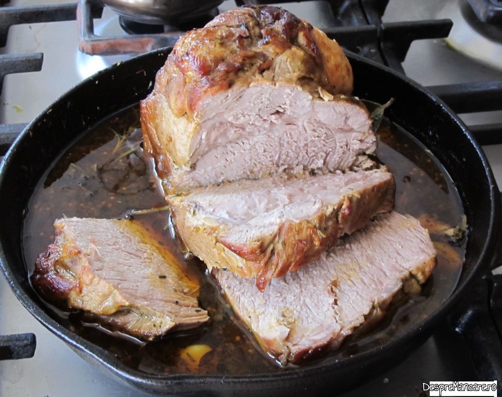 pulpa de porc cu condimente in tigaia de fonta la cuptor (10)