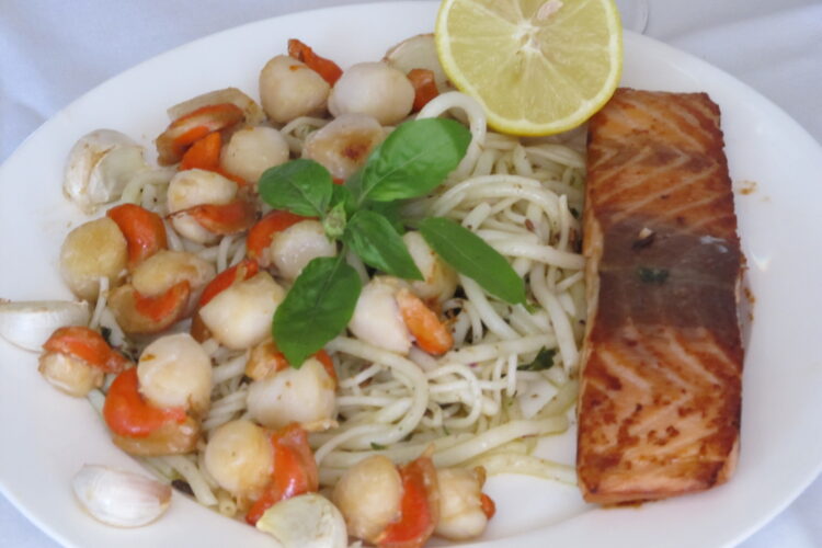 scoici Saint Jacques si somon norvegian cu spaghete (9)