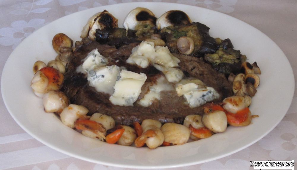 vita braziliana cu scoici Saint Jacques, ciuperci si gorgonzola la tigaia japoneza (12)