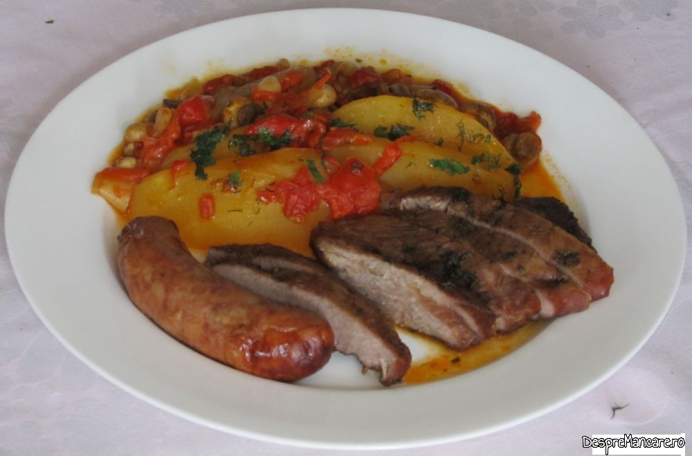 pulpa de vitel si carnati proaspeti din pulpa de porc la cuptor, cu mancarica de ciuperci si cartofi (15)
