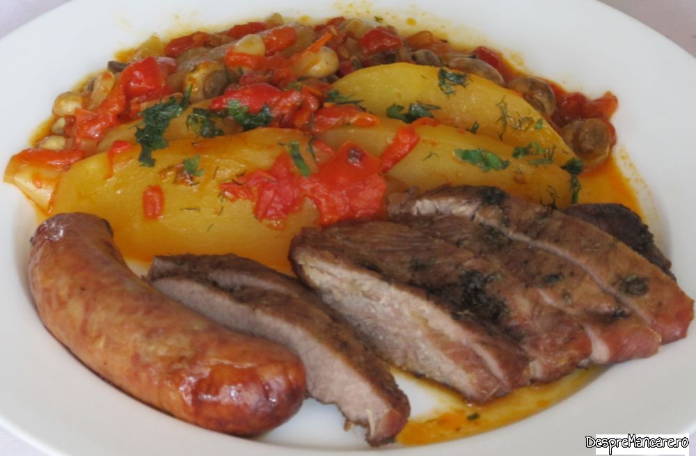 pulpa de vitel si carnati proaspeti din pulpa de porc la cuptor, cu mancarica de ciuperci si cartofi (16)